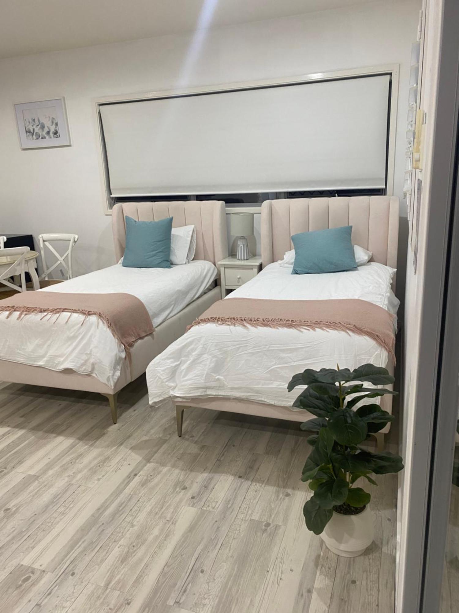 Self Contained - Sleeps 4 Apartment Gold Coast