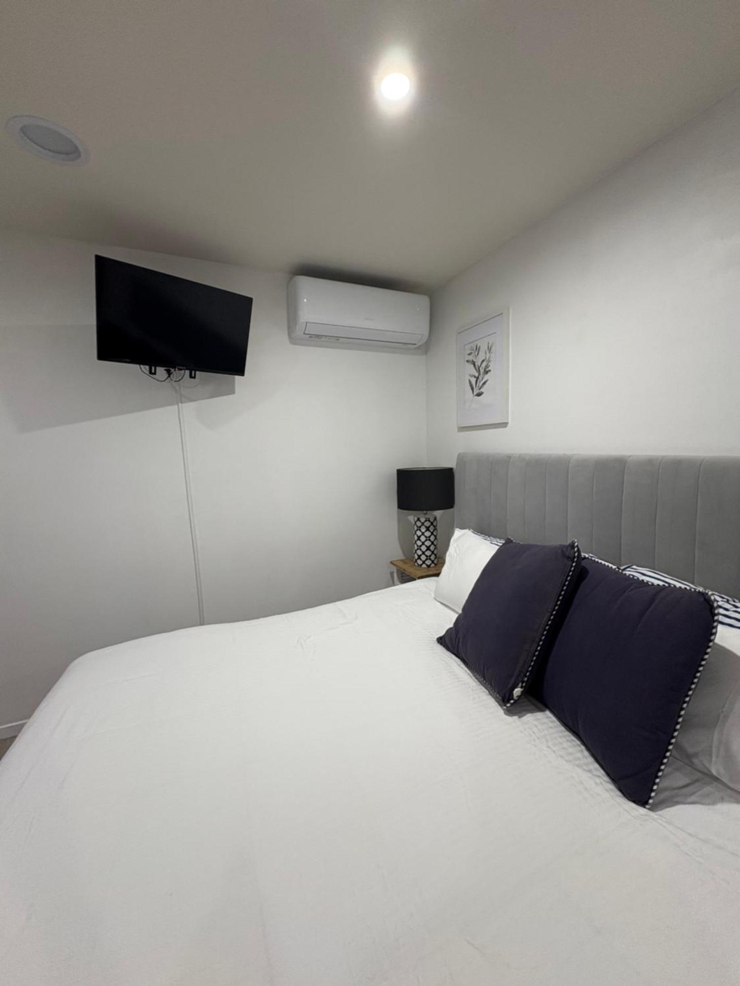 Apartment Self Contained Family Friendly - Sleeps 4 Gold Coast